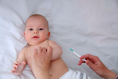 راههایی برای درمان کاهش درد واکسن نوزاد