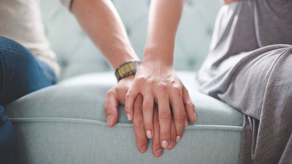 آیا عشق بی‌قیدوشرط باعث ایجاد روابط سالم می‌شود؟