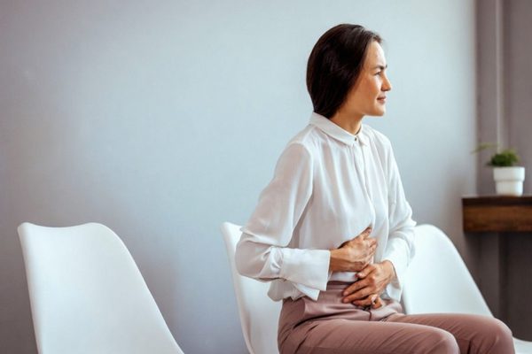 چه زمانی درد معده خطرناک است و نیاز به بررسی پزشکی دارد؟